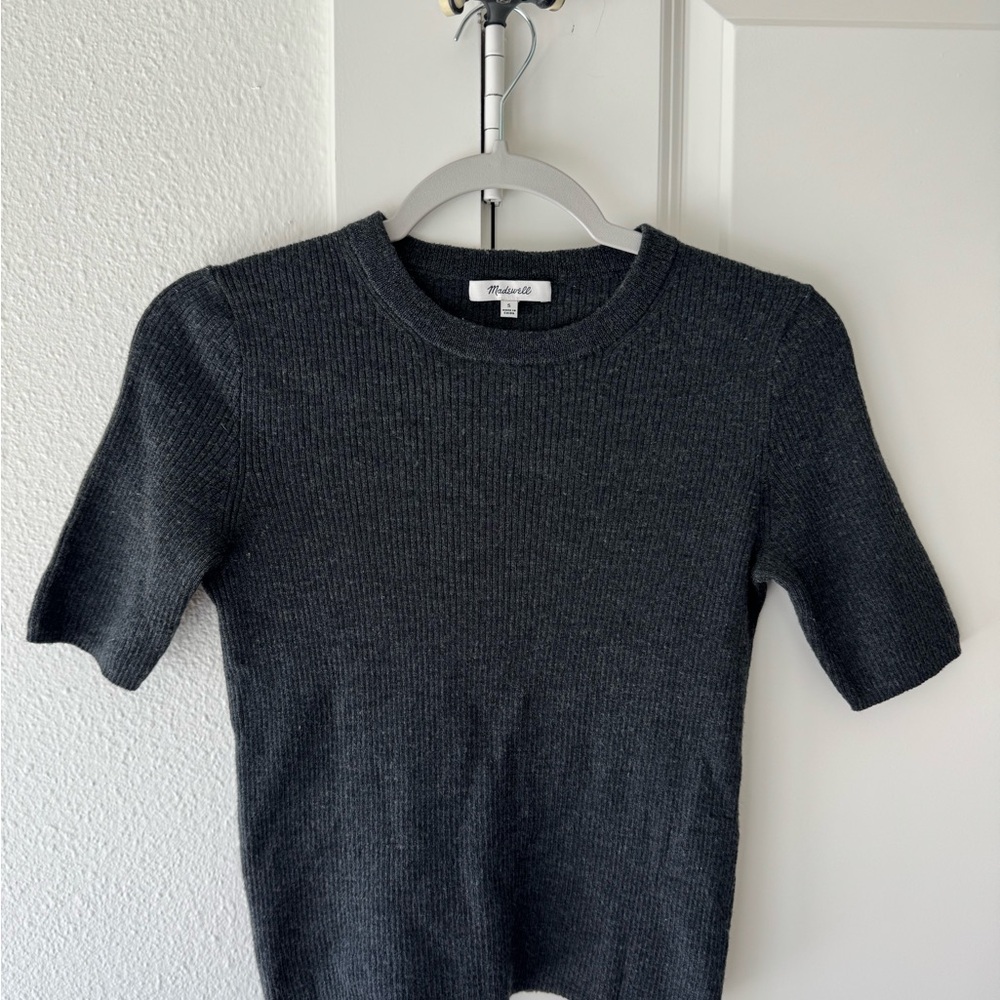 Madewell charcoal gray ribbed short sleeve sweater
